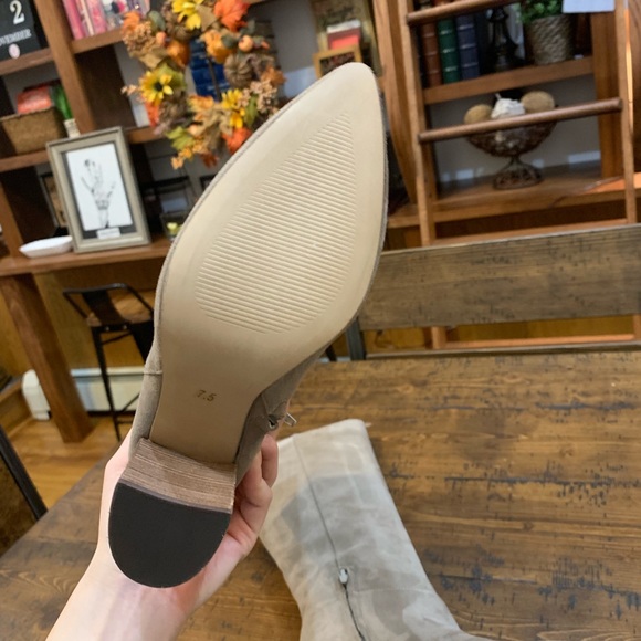 NWOB Steve Madden Tan Suede Fiela Knee High Boots - Picture 3 of 10